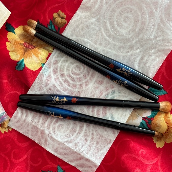 SOLD—sonia G Summer Koi 2024 Eye brushes Set - Picture 3 of 4